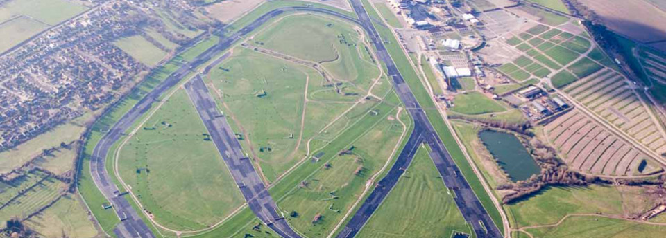 <a href=https://www.sportsandstadia.co.uk/slideshow/frost-covers-at-cheltenham/>Frost Covers at Cheltenham Racecourse</a>