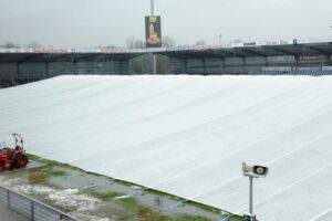 Holstein Stadion Zeltplane 07 Dezember 2011 Foto 07 (2) Holstein Kiel pitch cover in Belgium