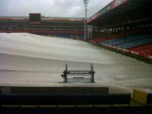 Crystal Palace Hire macleod cover for winter