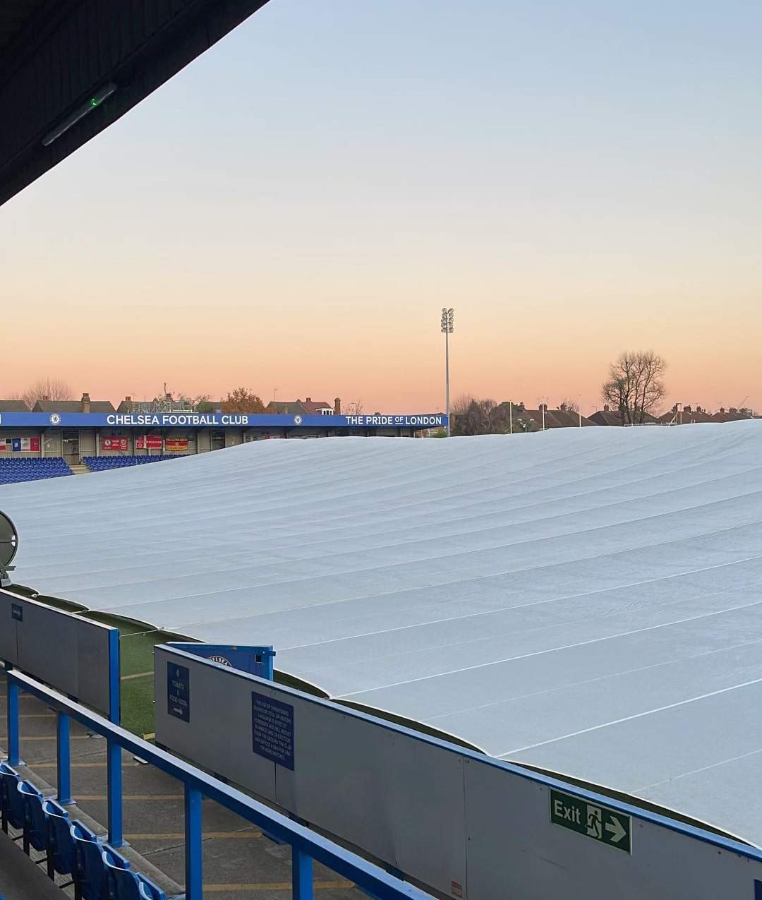 RANSLUCENT COVER : 6/7 SHEETS ZIPPED TOGETHER